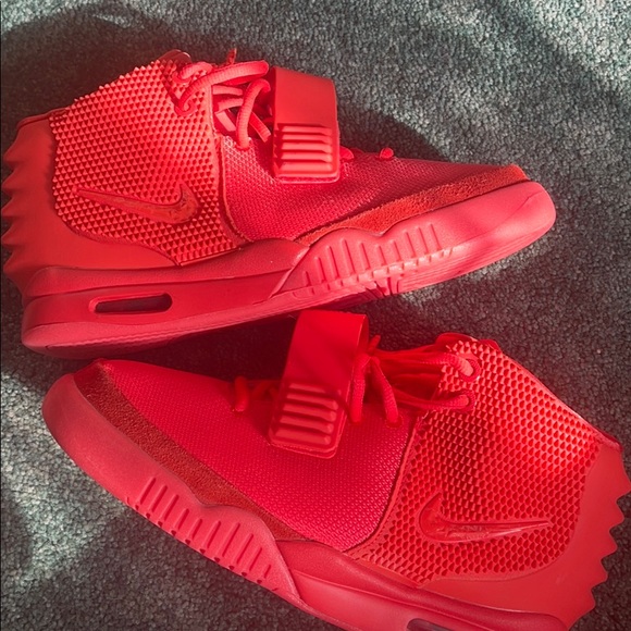Nike Yeezy Red October Sz 9.5 No Box or Dust Bag - Picture 5 of 11